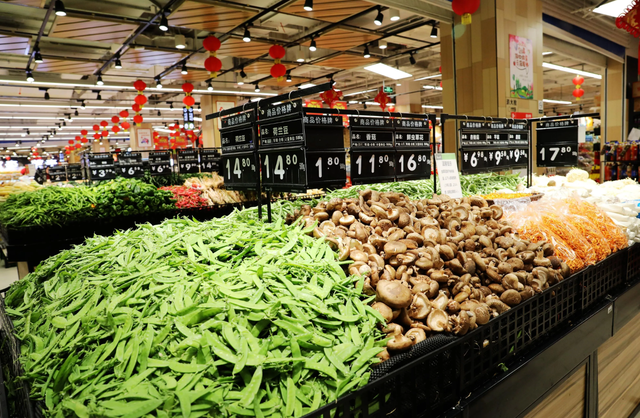 生鲜农产品零售业态发展的特殊规律与演进路径